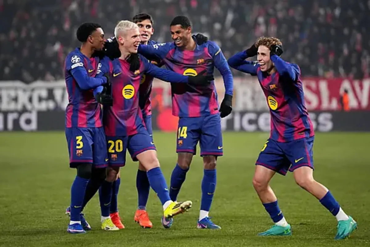 Barcelona wins big and dreams of the Top 8