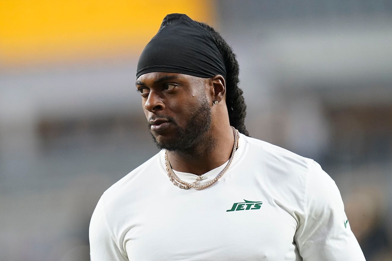 Davante Adams Signs with the Rams-Is L.A. Gearing Up for Another Super...