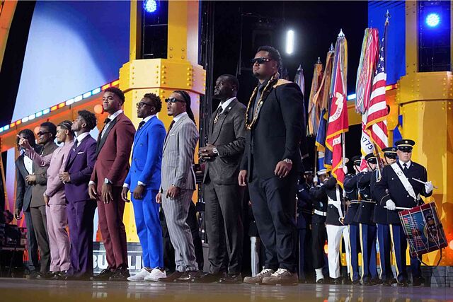 Eagles make bold move as Cowboys and Jets reshape Round 1 narrative