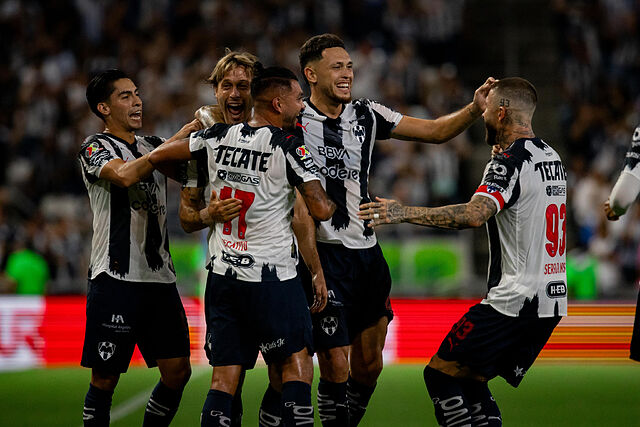 Monterrey celebra el gol conseguido.