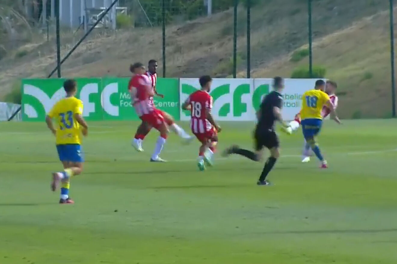 Momento del partido amistoso entre Las Palmas y Almer�a.