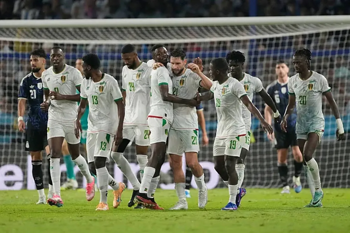 Mauritania players fought over Messi's shirt and his Argentina teammates