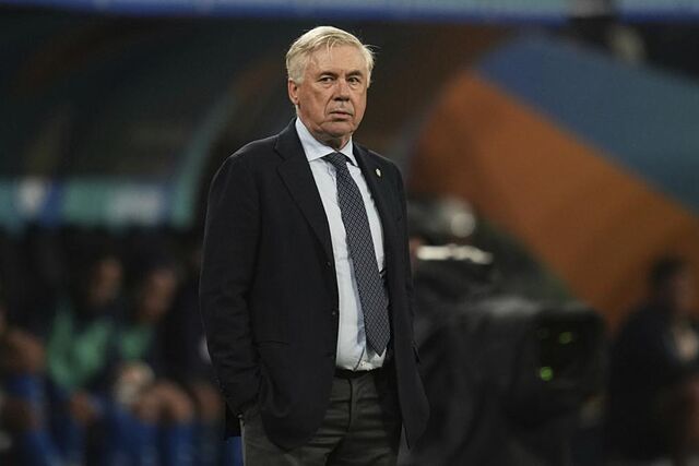 Carlo Ancelotti dirigiendo a la selecci�n brasile�a