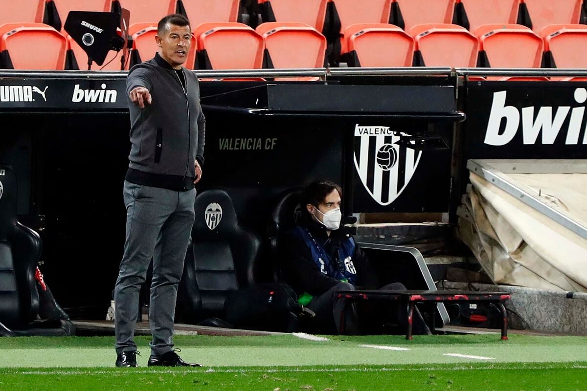 Elche: Jorge Almirón vuelve al banquillo del Elche | Marca