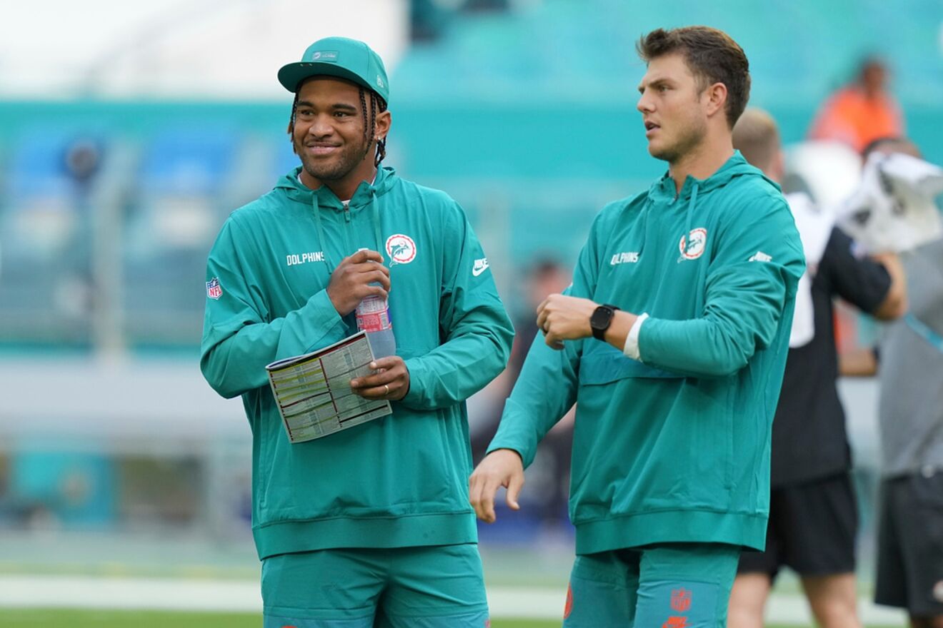 Quinn Ewers (R) and Tua Tagovailoa will determine the future of the...