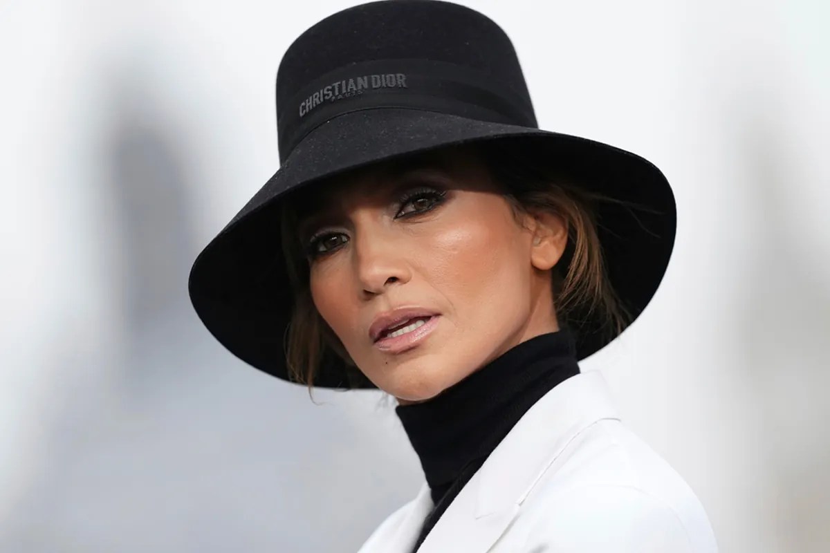 net worth of jennifer lopez 2022