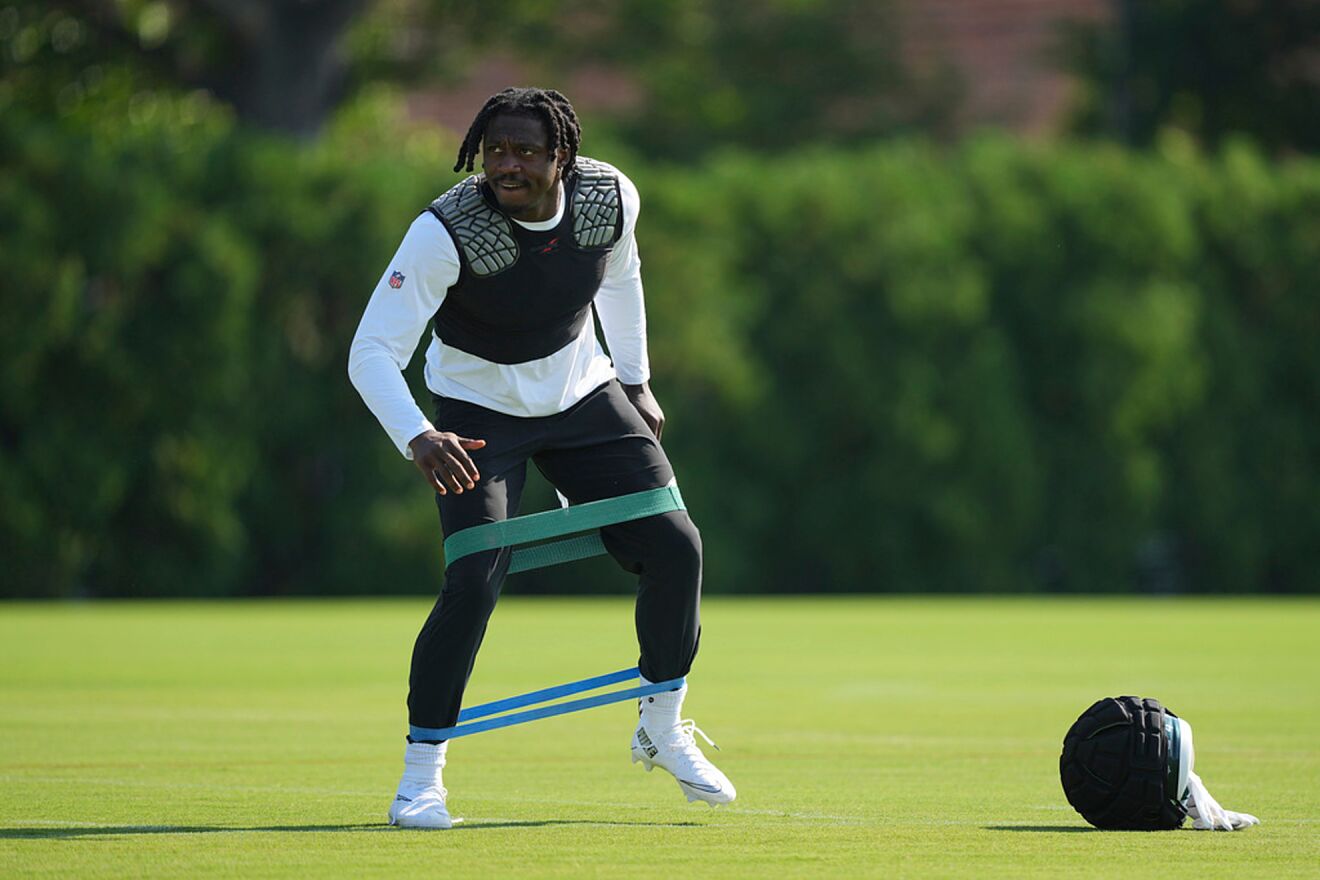 A.J. Brown injury sparks concerns at the Philadelphia Eagles Training...