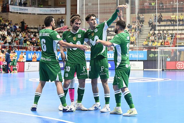 Ra�l G�mez, Jes�s Garc�a, Javi M�nguez, Sergio Barona y Pani celebran un gol