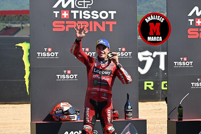 Marc M�rquez, en el podio de Barcelona.