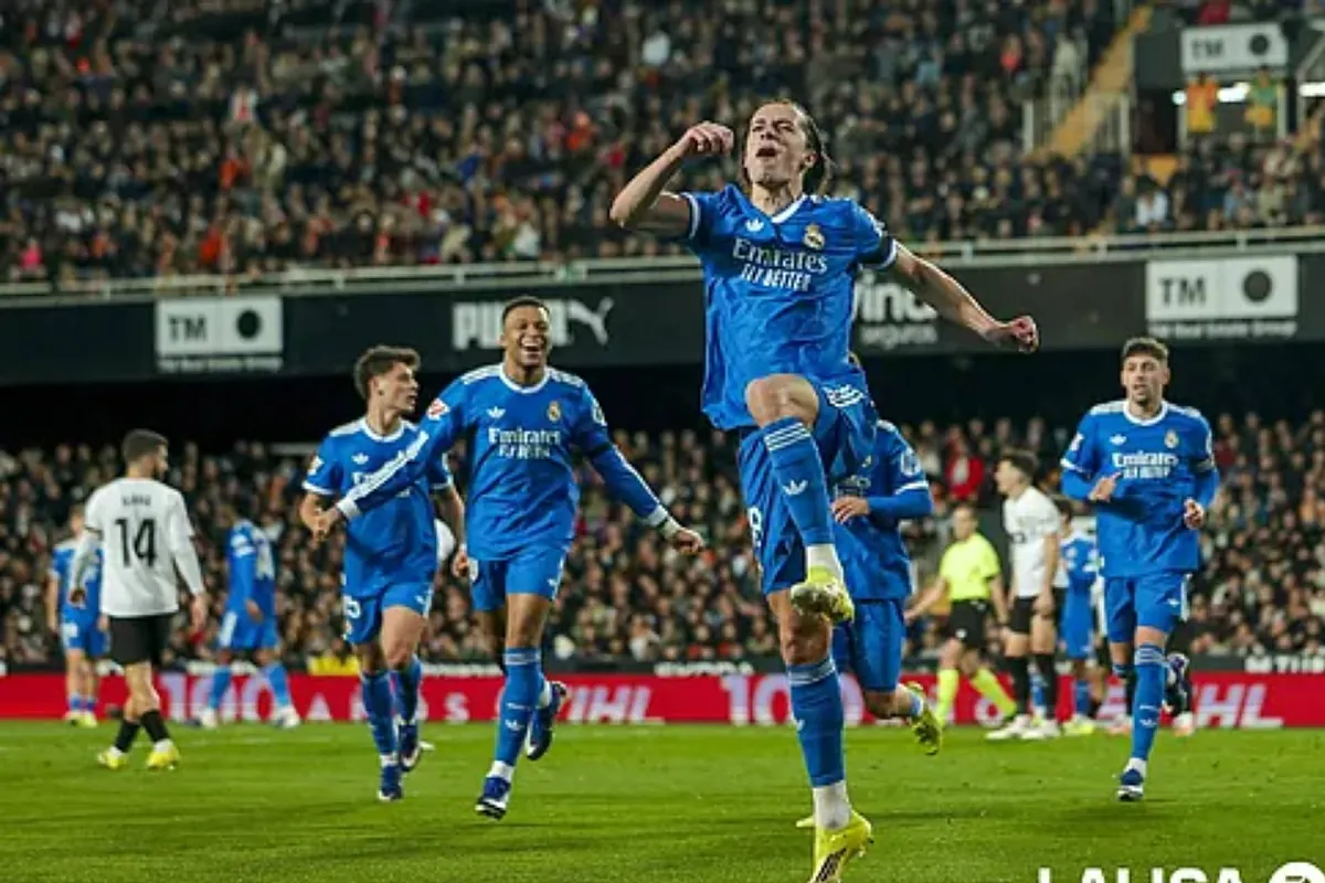 Real Madrid refuse to give up and continue chase of Barcelona