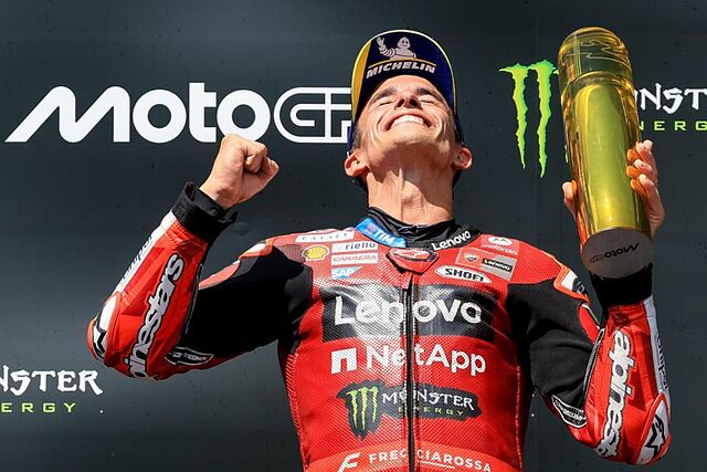 Marc M�rquez, en el podio de Brno.