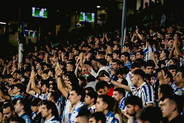 Aficionados de la Real abarrotan la grada de Anoeta en la semifinal de Copa contra el Athletic.