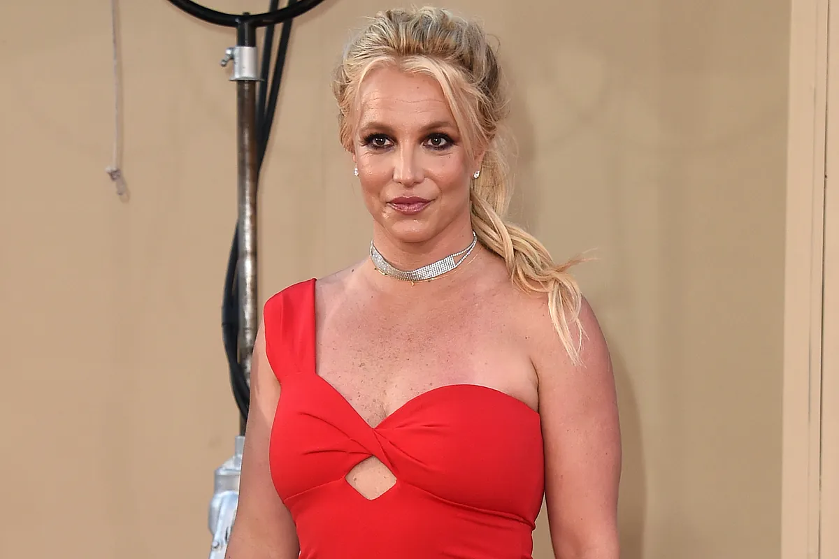 Britney Spears escapes with her children following the drama of her DUI arrest