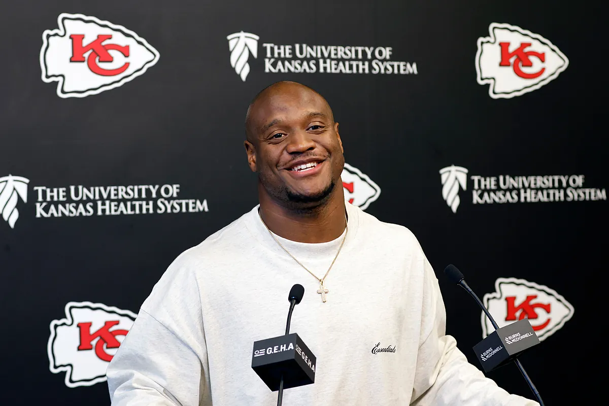 What does Kenneth Walker III add to Andy Reid's offense in Kansas City?