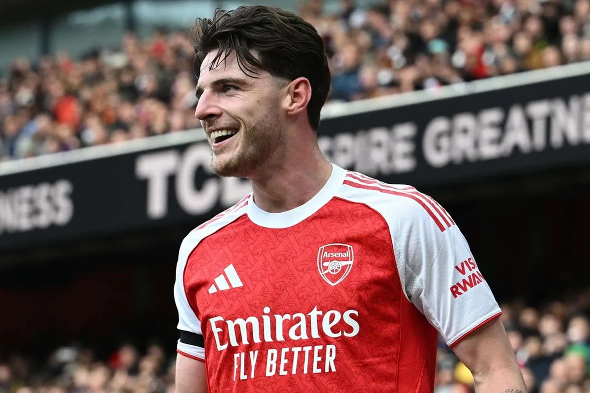 Declan Rice mocks Chelsea fans after assisting the goal winner for Arsenal