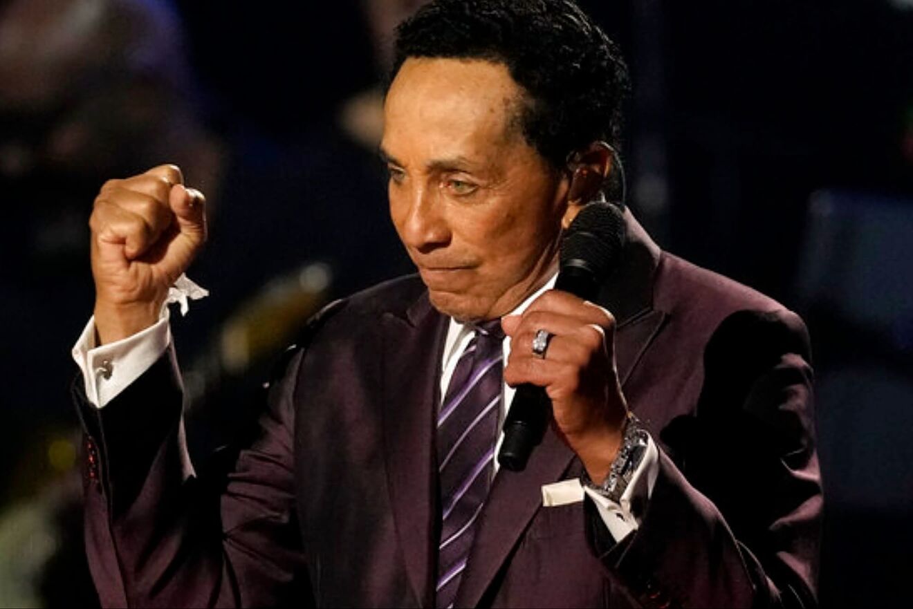 Motown legend Smokey Robinson strikes back at his accusers.
