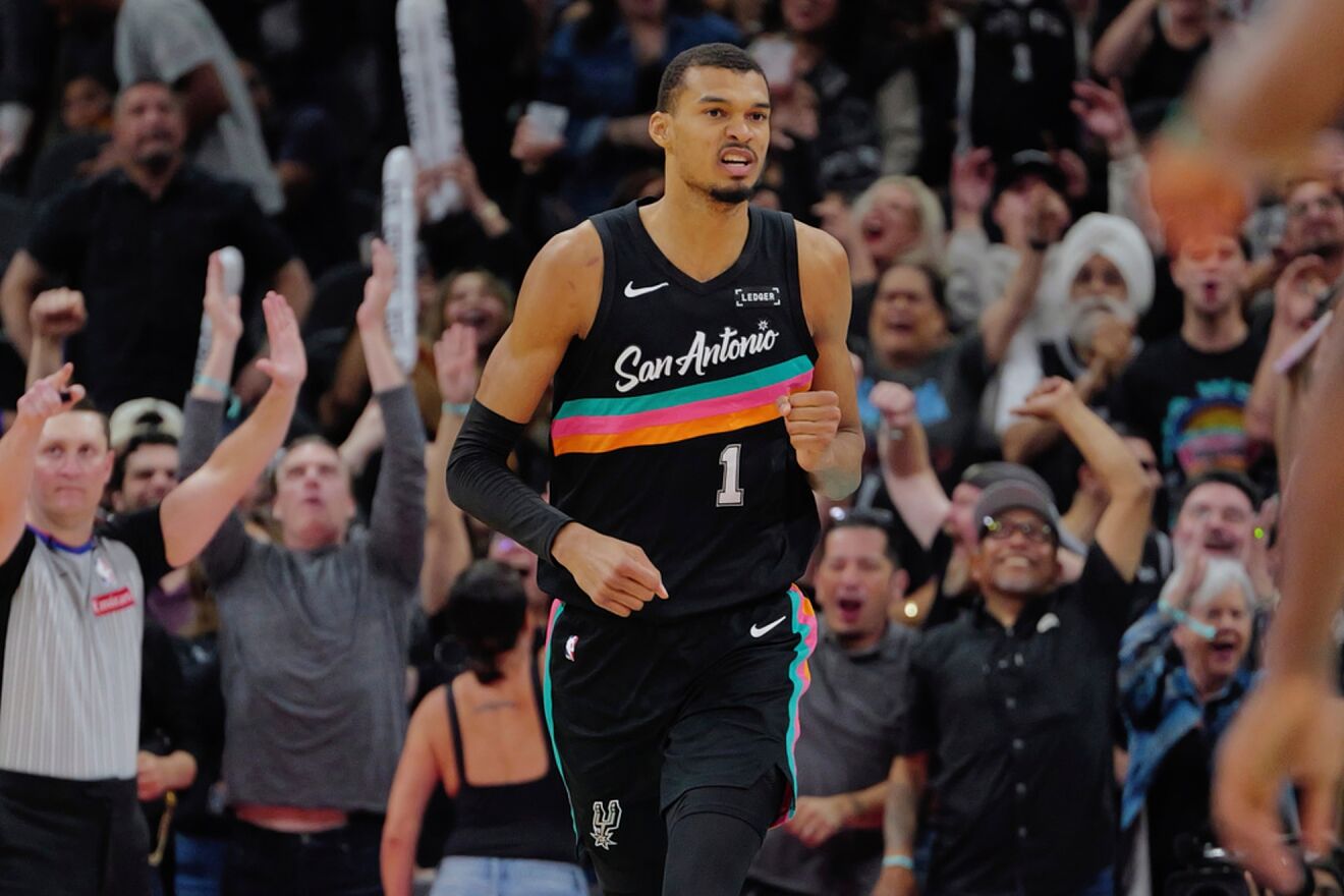 Wembanyama on the verge of fainting after coming back from 25 points down: "It's one of the best moments of my career"