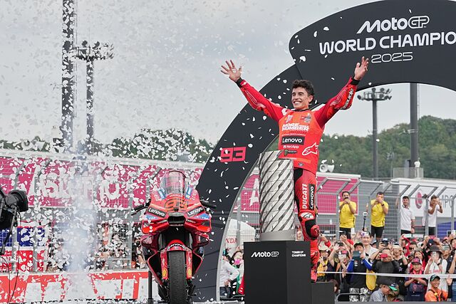 Marc M�rquez celebra su noveno t�tulo del mundo en Motegi.