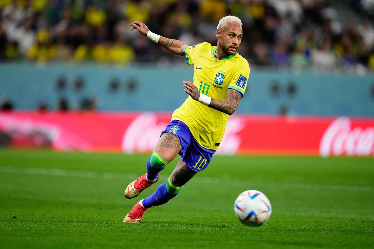 Neymar hoping for last gasp miracle to make FIFA World Cup for Brazil