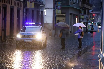 (min-width: 768px) 165px, 98px