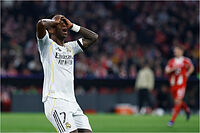 Vincius se lamenta durante el partido en el Allianz.