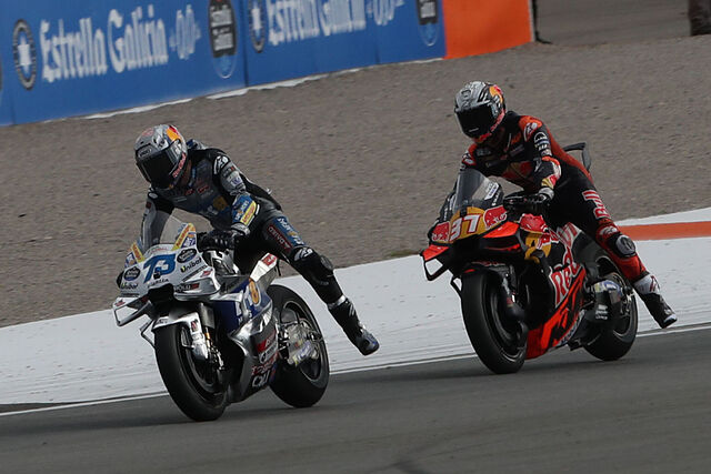 �lex M�rquez y Pedro Acosta, durante el GP de la Comunidad Valenciana de MotoGP.