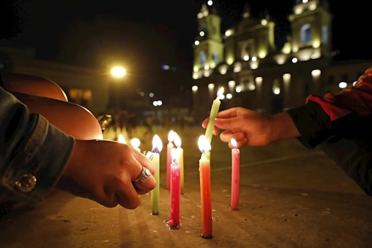 Colombia enciende la Navidad con la celebración del Día de Velitas 2025