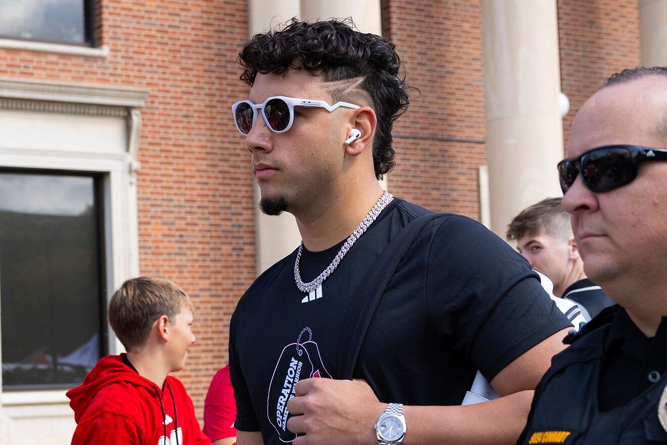 James Palmer calls Dylan Raiola's Mahomes imitation 'bizarre' after...