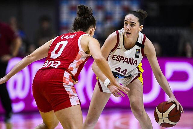 Iyana Mart�n, durante un partido con la selecci�n espa�ola.