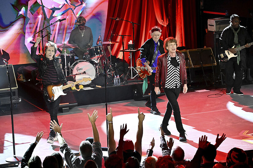 Rolling Stones 2019 ツア　レアパス　セットLサイズ　クルー Rolling Stones Play Surprise New York Club Gig With Guest Lady Gaga