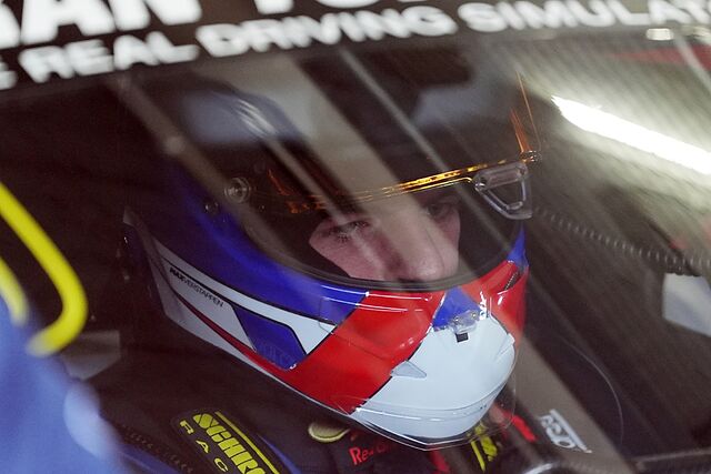 Max Verstappen durante su participaci�n en N�rburgring.