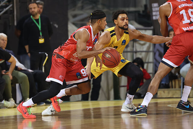 Plummer trata de progresar gracias al bloqueo de Olinde.