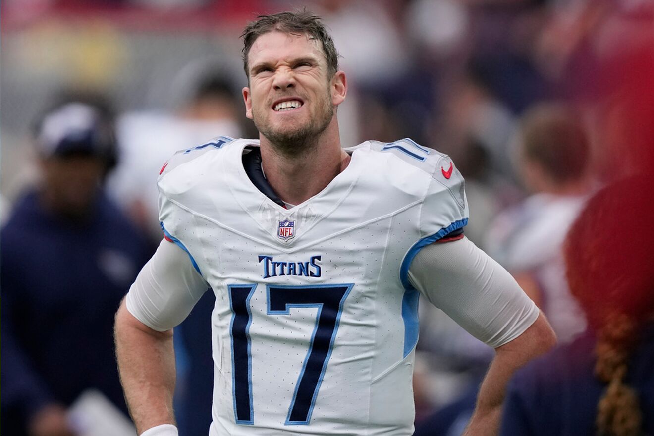 Tennessee Titans quarterback Ryan Tannehill (17) stands on the...