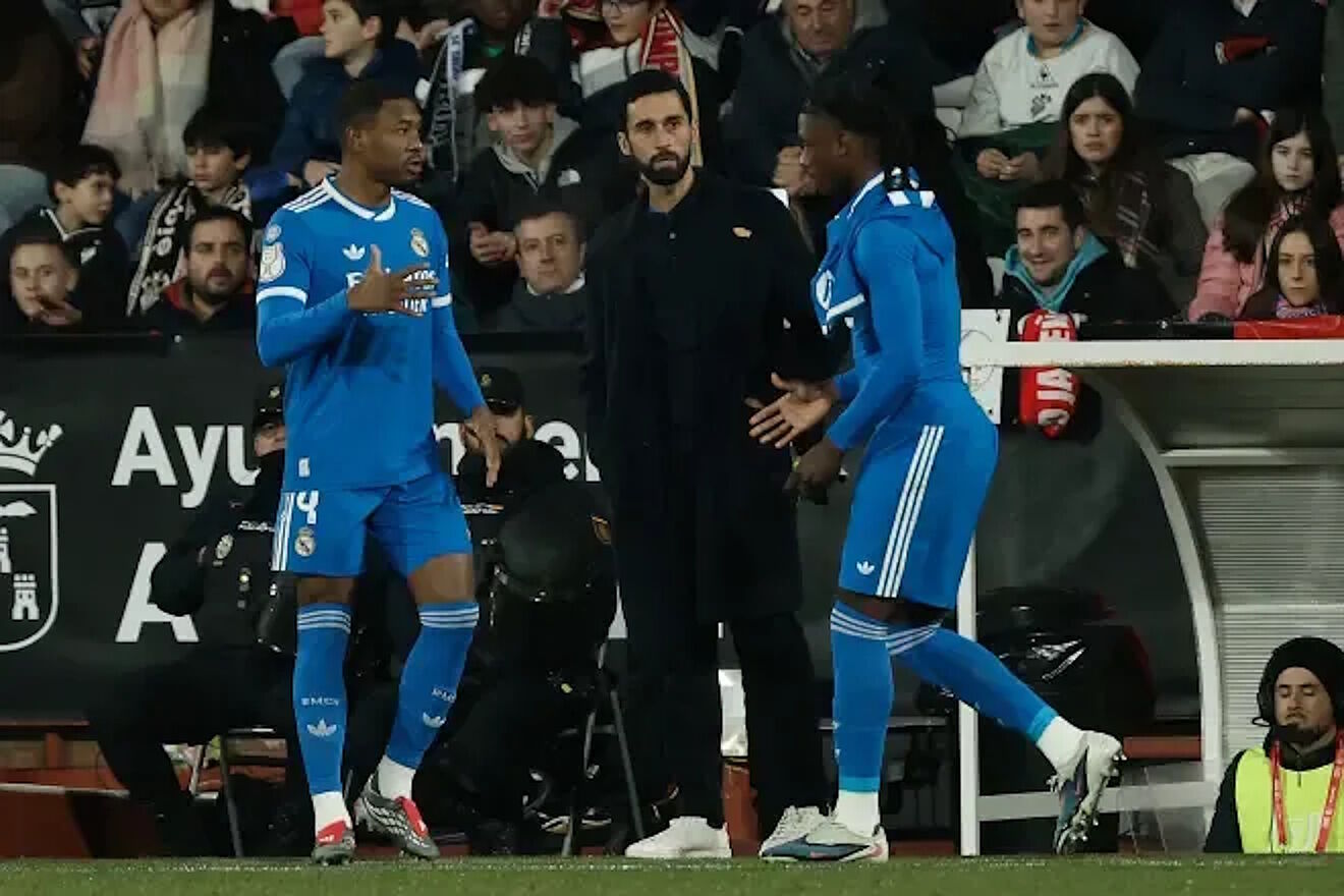 Camavinga reveals Arbeloa's strange gifts to Real Madrid players: "He comes with donuts or cookies"