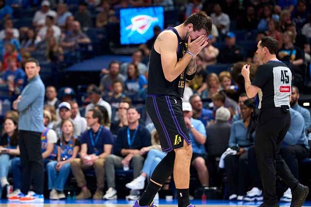 Doncic se lamenta tras lesionarse ante los Thunders