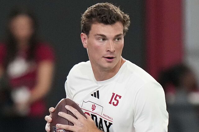 Fernando Mendoza narrows realistic quarterback landing spots to just 11 in latest draft projection