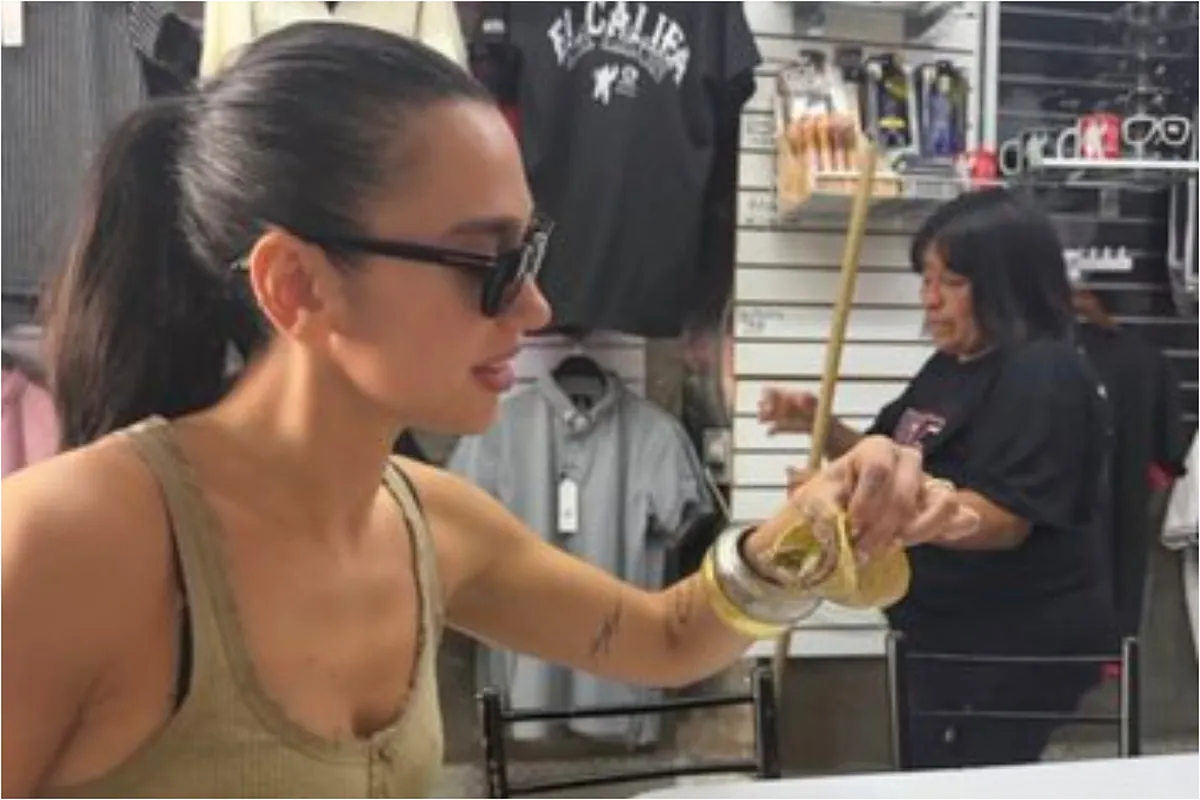 Dua Lipa couldn't take the food in Mexico anymore and ended up crying with a movie