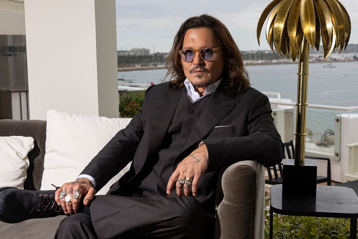 Johnny Depp was 'cleaned up and transformed' for his return at Cannes, but fans slam his yellow teeth | Marca