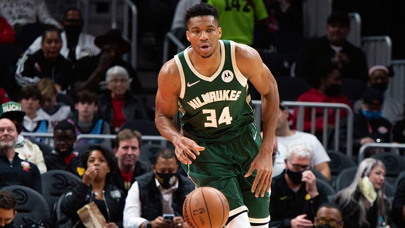 giannis antetokounmpo contract nike