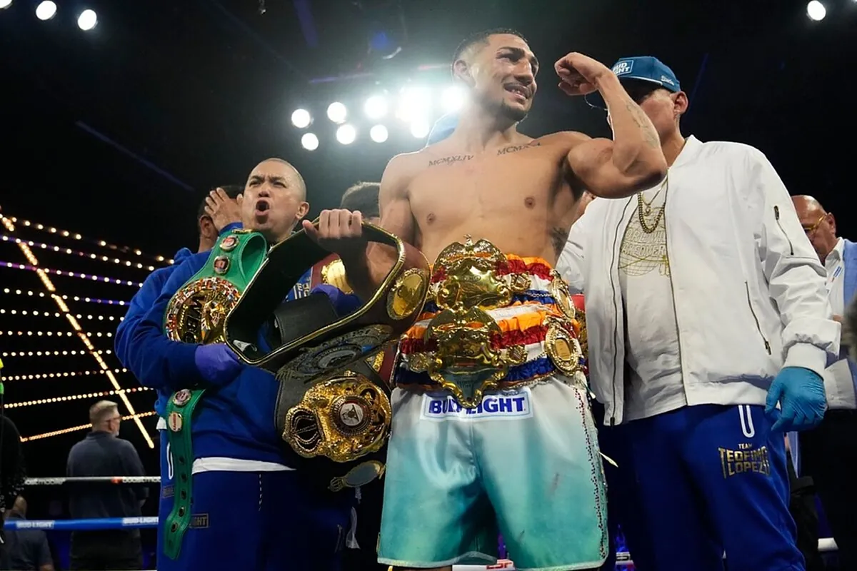 What is Teofimo Lopez's record? Victories and defeats of the American boxer