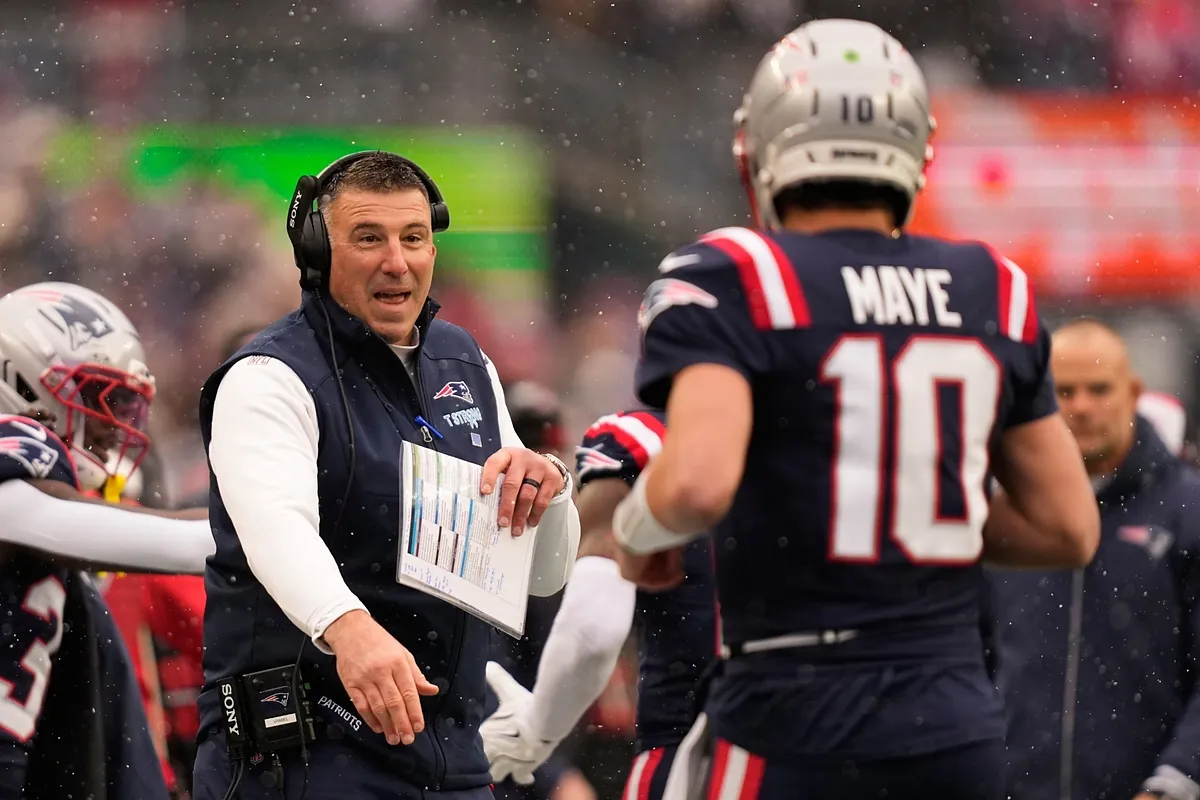 Mike Vrabel's inspiring gesture towards female reporter at Super Bowl 60 goes viral