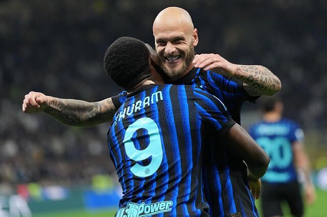 Dimarco y Turam celebran el gol