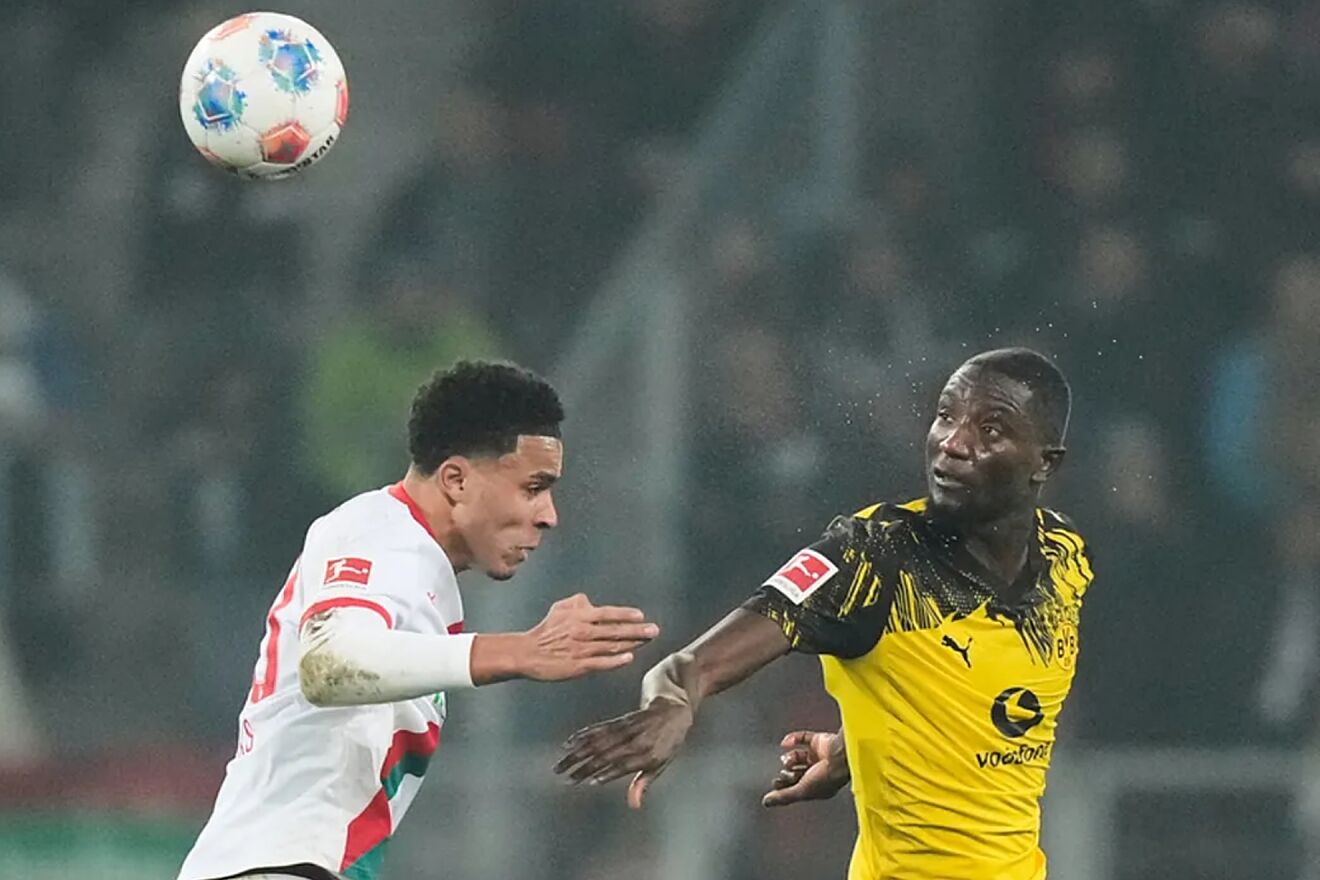 Noahkai Banks, in white, during a match with Augsburg.