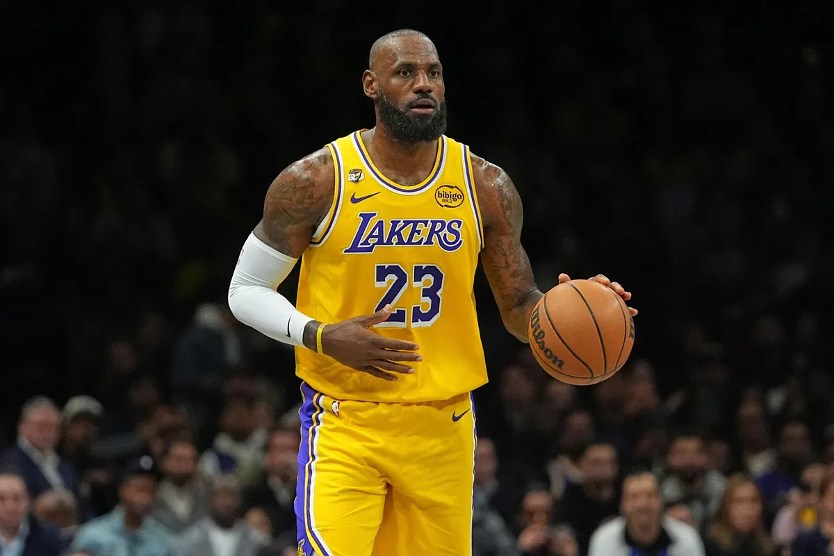 NBA Shock: LeBron James to join Warriors if Giannis trade happens