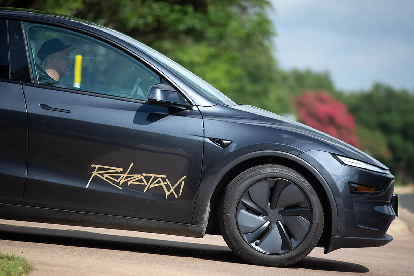 Tesla Robotaxi.