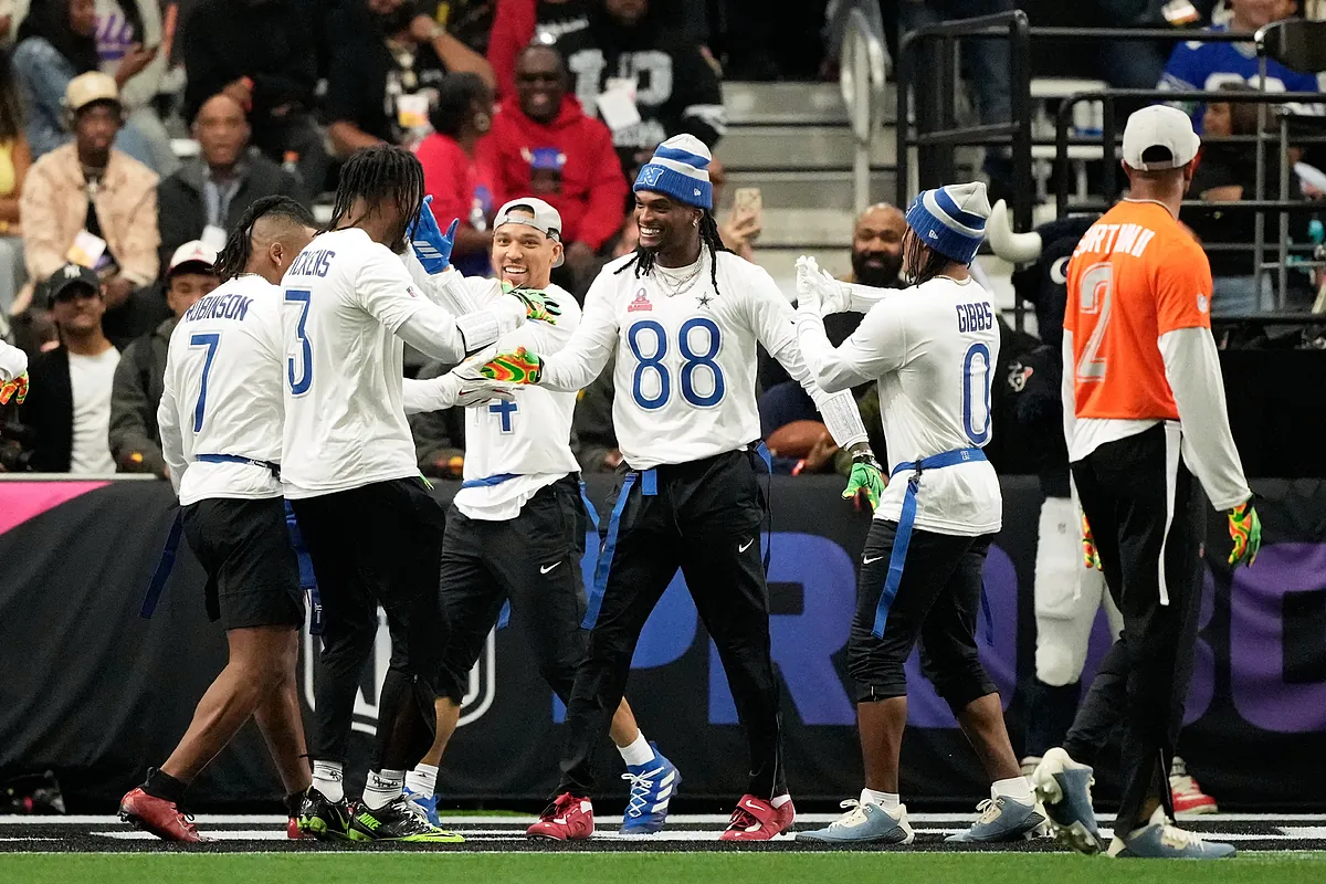 CeeDee Lamb open to contract restructure to keep George Pickens with Cowboys