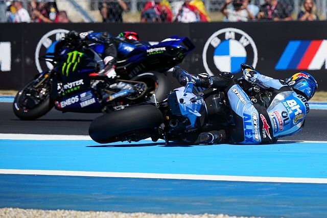 �lex M�rquez, tras caerse el domingo.