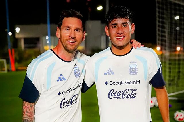 Tom�s Aranda recalls nerves after Argentina training session, first meeting with Leo Messi.