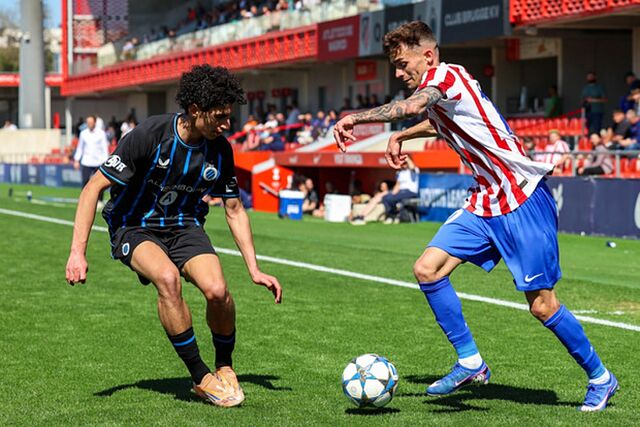 Jes�s Barrios, en una acci�n ante el Brujas.