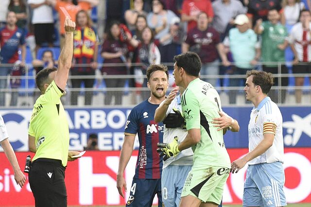 Andrada, expulsado ante el Huesca.